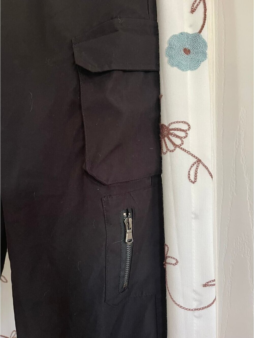 Boy's Sz 16 black cargo pants - Picture 3 of 11